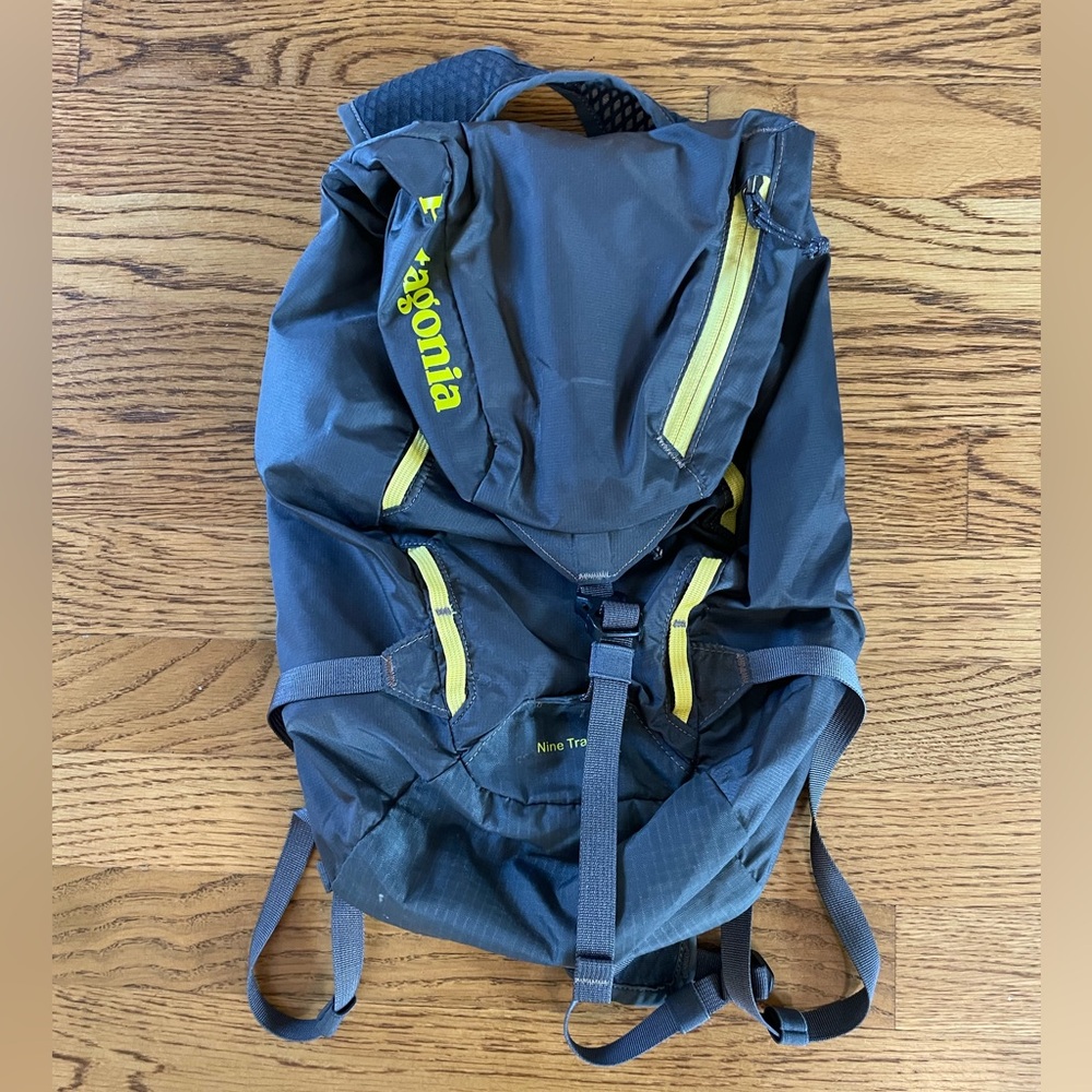Patagonia Nine Trails Pack 15L, gray & yellow